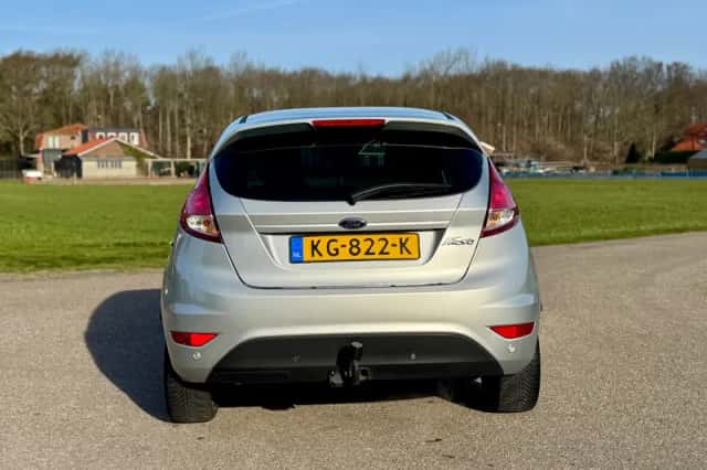 Ford Fiesta (2016) thumbnail 11