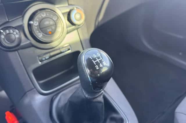 Ford Fiesta (2016) thumbnail 30