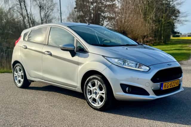 Ford Fiesta (2016) thumbnail 5