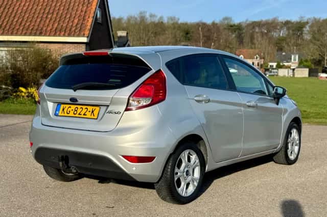 Ford Fiesta (2016) thumbnail 9