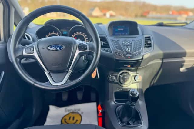 Ford Fiesta (2016) thumbnail 10
