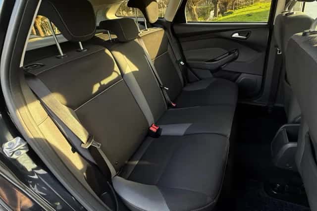 Ford Focus (2012) thumbnail 12