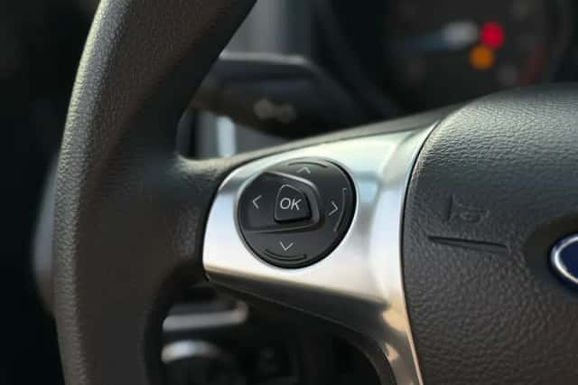Ford Focus (2012) thumbnail 16