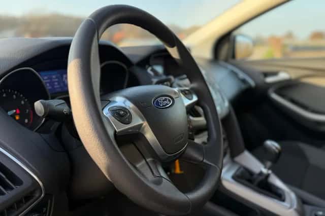 Ford Focus (2012) thumbnail 17