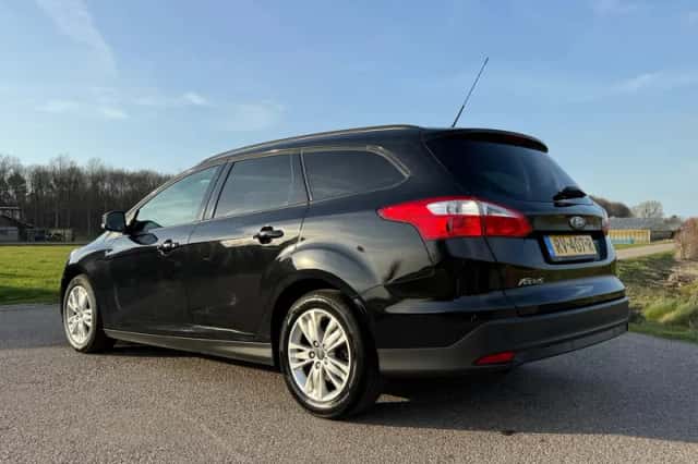 Ford Focus (2012) thumbnail 3