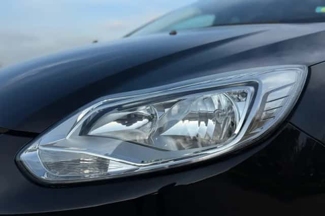 Ford Focus (2012) thumbnail 24