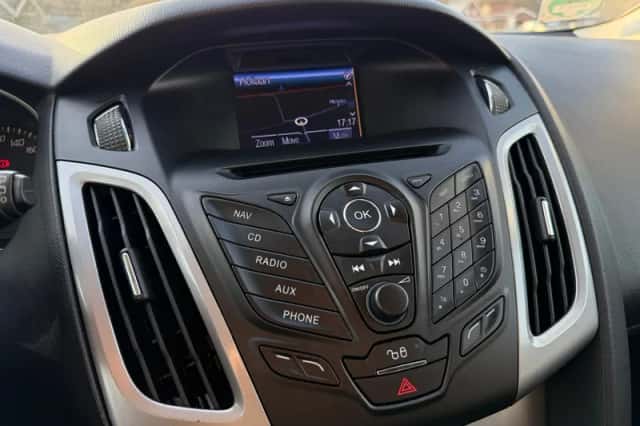 Ford Focus (2012) thumbnail 5