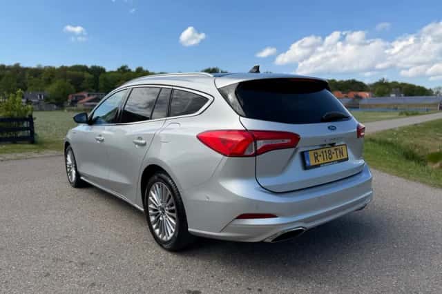 Ford Focus (2020) thumbnail 3