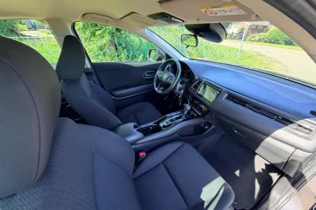 Honda HR-V (2016) thumbnail 2