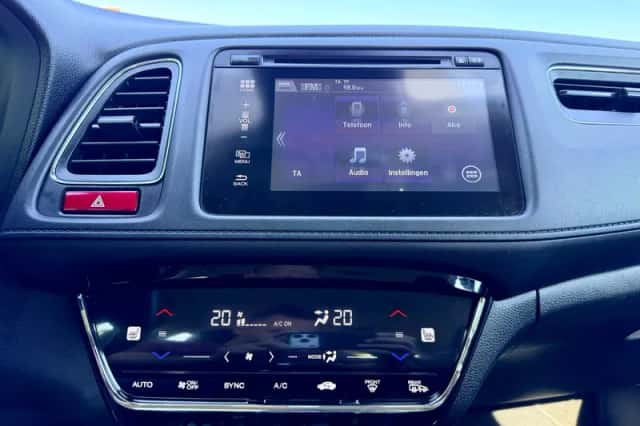Honda HR-V (2016) thumbnail 4