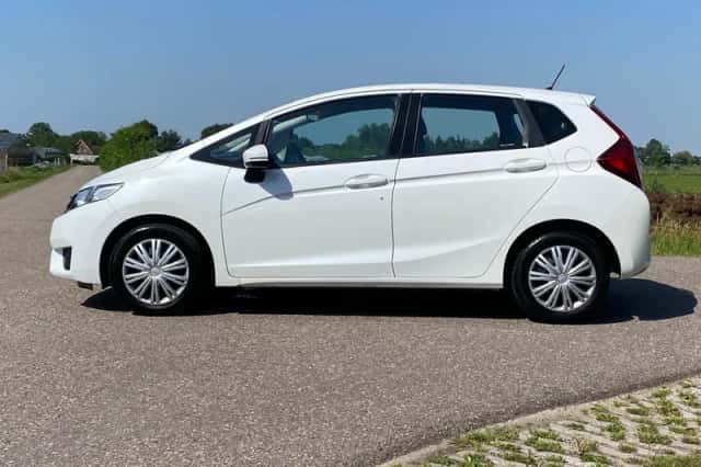 Honda Jazz (2016) thumbnail 2