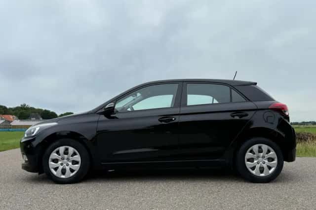 Hyundai i20 (2017) thumbnail 2