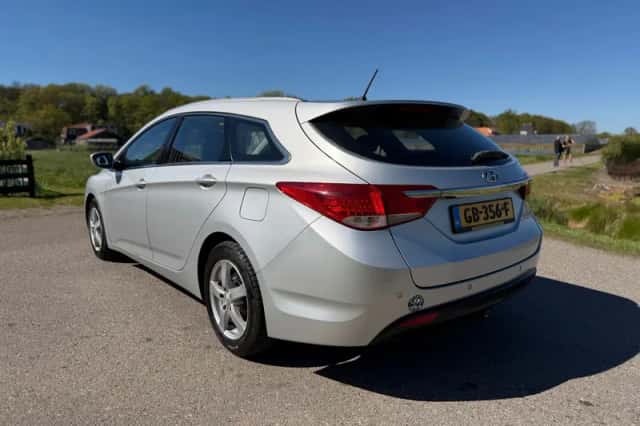 Hyundai i40 (2012) thumbnail 8