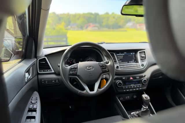 Hyundai Tucson (2016) thumbnail 12