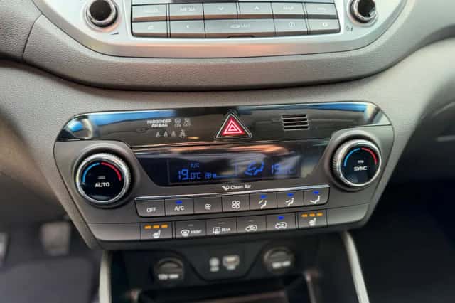 Hyundai Tucson (2016) thumbnail 18