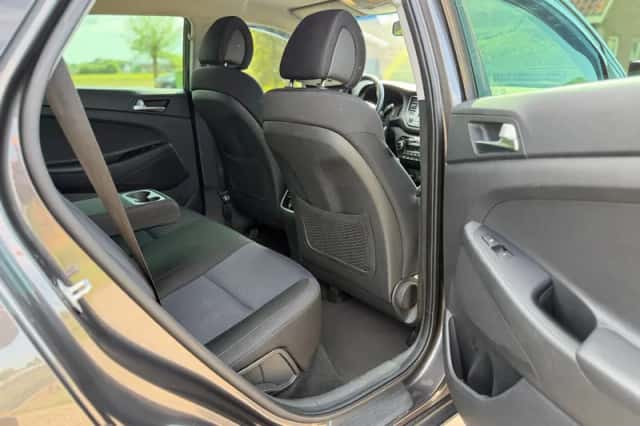 Hyundai Tucson (2016) thumbnail 23