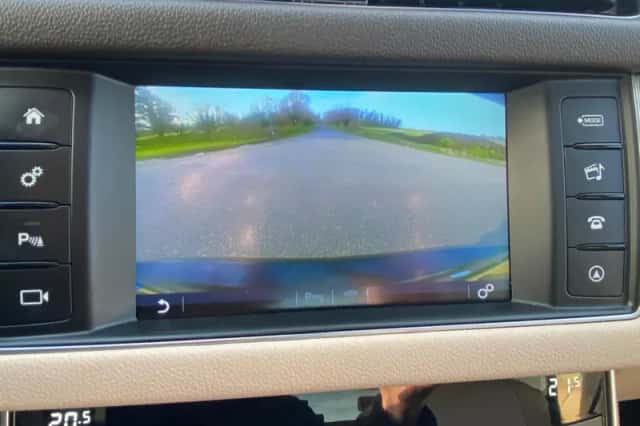Jaguar XF (2017) thumbnail 6
