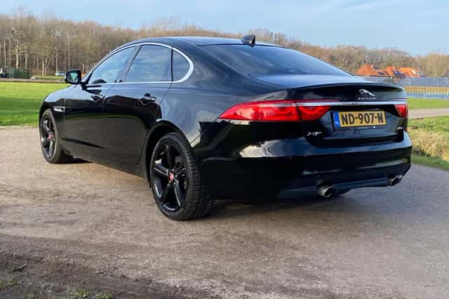 Jaguar XF (2017) thumbnail 7