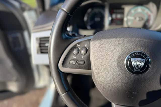 Jaguar XF (2014) thumbnail 18