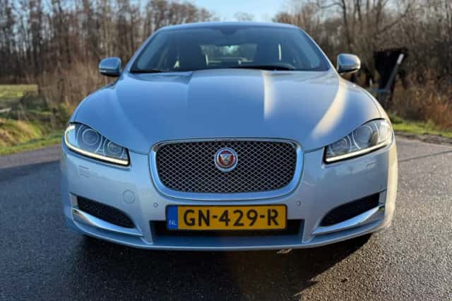 Jaguar XF (2014) thumbnail 22