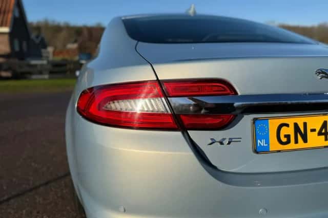 Jaguar XF (2014) thumbnail 30