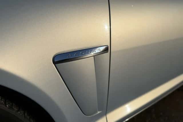 Jaguar XF (2014) thumbnail 31