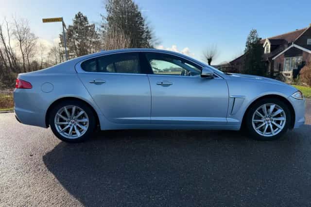 Jaguar XF (2014) thumbnail 34