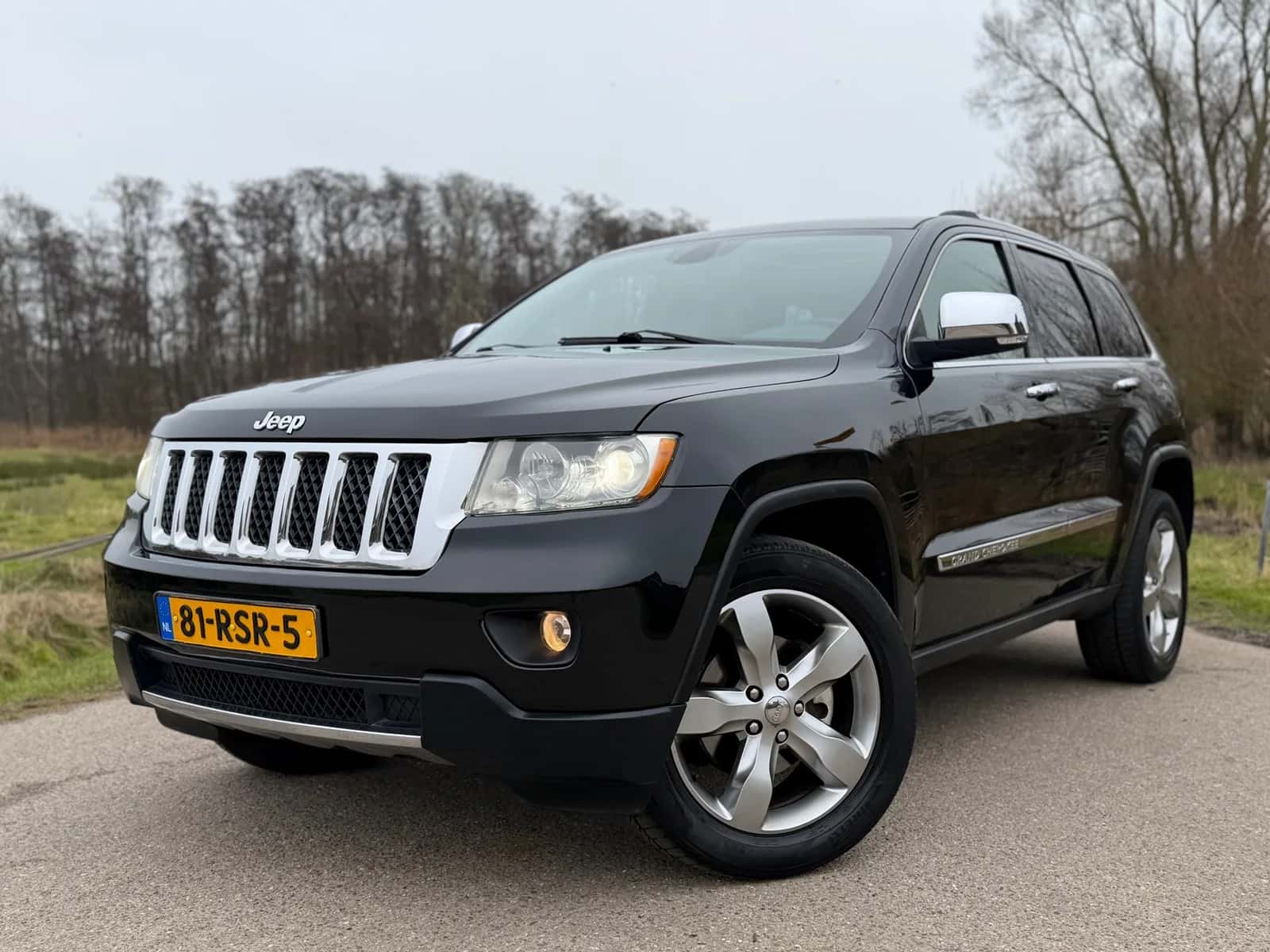 Jeep Grand Cherokee (2011) — foto 1