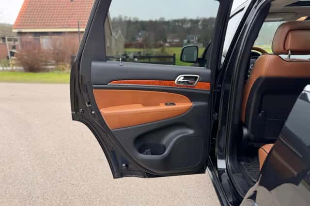 Jeep Grand Cherokee (2011) thumbnail 18