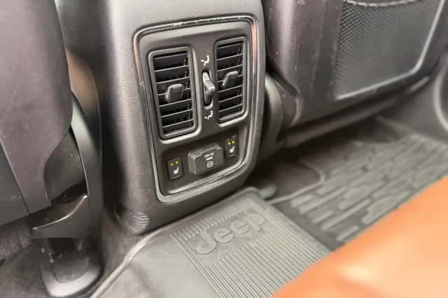 Jeep Grand Cherokee (2011) thumbnail 20