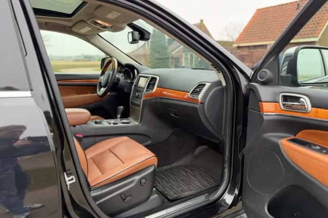 Jeep Grand Cherokee (2011) thumbnail 24