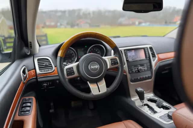 Jeep Grand Cherokee (2011) thumbnail 25