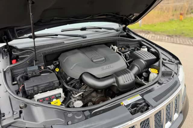 Jeep Grand Cherokee (2011) thumbnail 35