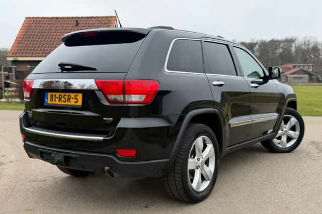 Jeep Grand Cherokee (2011) thumbnail 9
