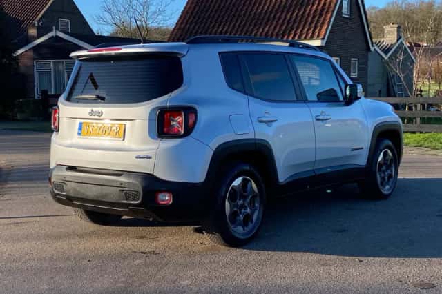 Jeep Renegade (2016) thumbnail 11