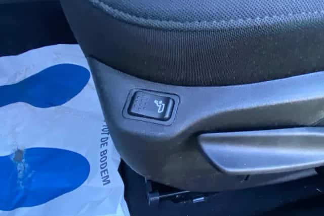 Jeep Renegade (2016) thumbnail 14
