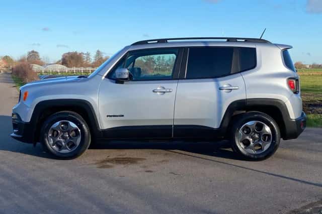 Jeep Renegade (2016) thumbnail 5