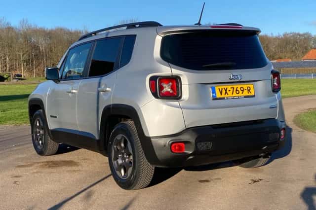 Jeep Renegade (2016) thumbnail 7