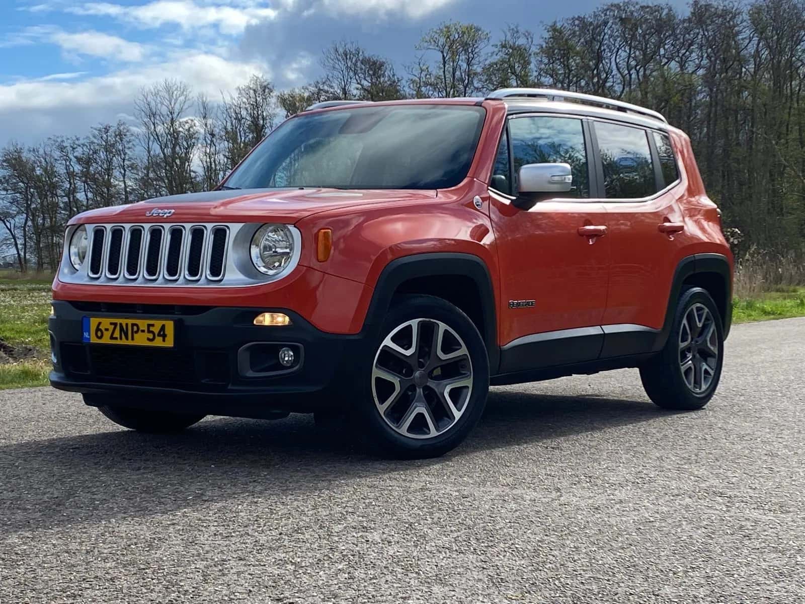 Jeep Renegade (2015) — foto 1