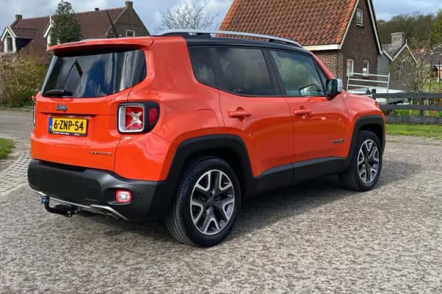 Jeep Renegade (2015) thumbnail 11