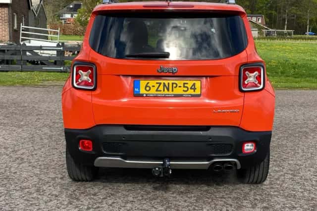 Jeep Renegade (2015) thumbnail 13