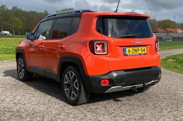 Jeep Renegade (2015) thumbnail 15