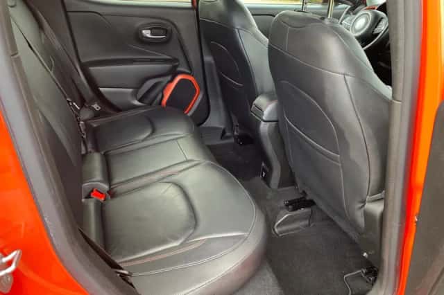 Jeep Renegade (2015) thumbnail 16
