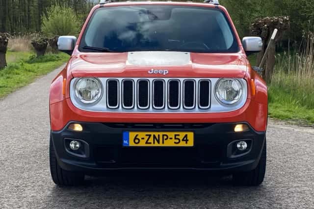 Jeep Renegade (2015) thumbnail 3