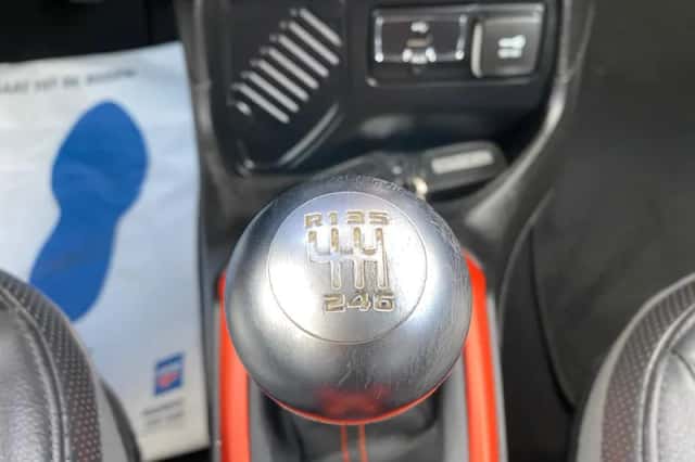 Jeep Renegade (2015) thumbnail 21
