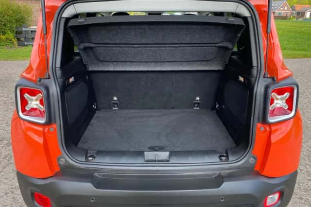 Jeep Renegade (2015) thumbnail 22