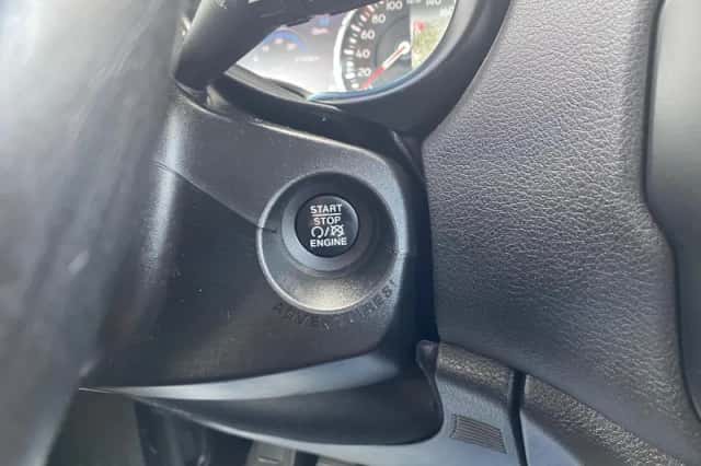 Jeep Renegade (2015) thumbnail 23