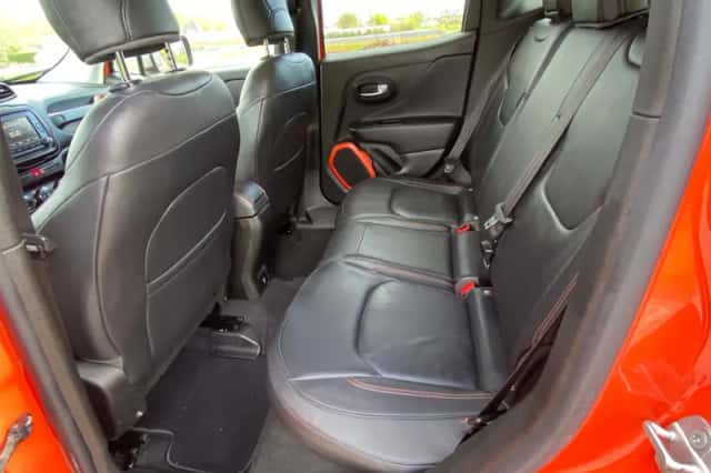 Jeep Renegade (2015) thumbnail 6