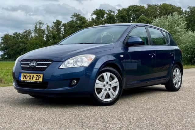 Kia Cee'd (2007) thumbnail 1