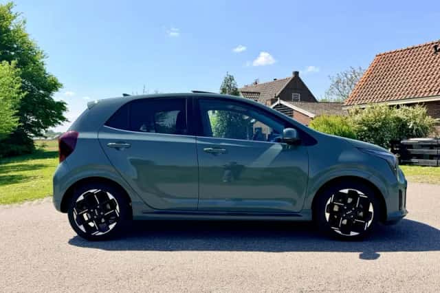 Kia Picanto (2024) thumbnail 11